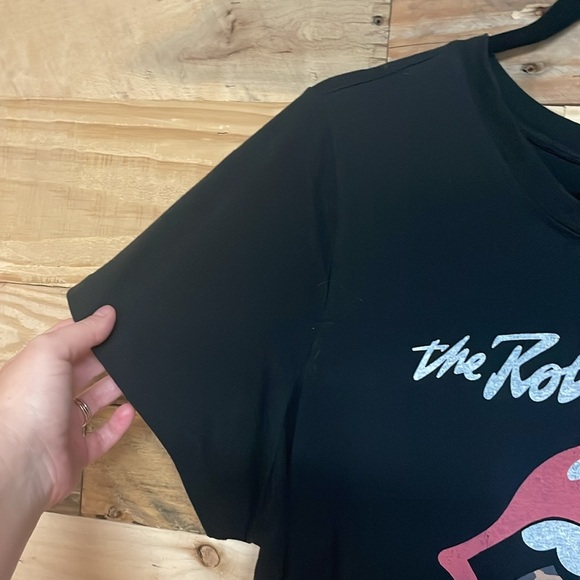 The Rolling Stones size 3 Black T-Shirt with Red Lips and Cheetah Print Tongue - Picture 4 of 5